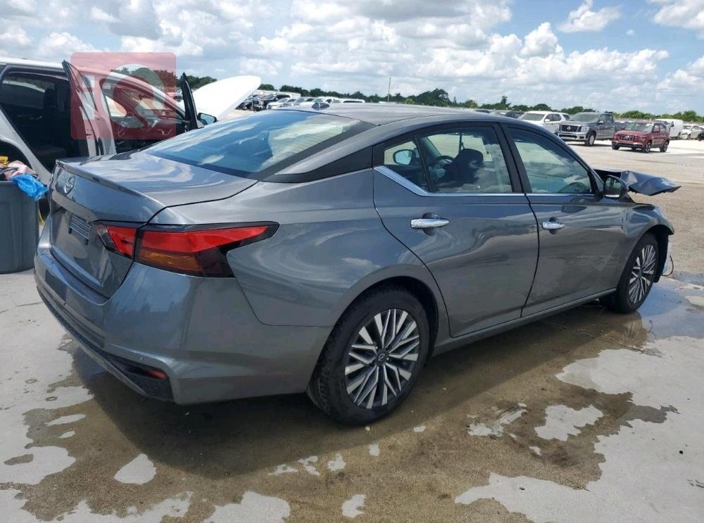 نیسان ئەلتیما